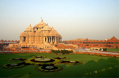 http://2.bp.blogspot.com/_SOS_lvXrLrc/SBdsMu1mRnI/AAAAAAAAAIw/iiQMDoJHLf4/s400/Swaminarayan+Akshardham+Temple.jpg