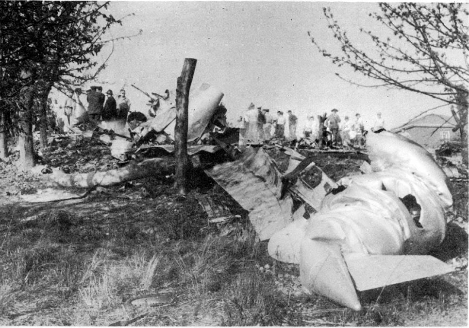 marshall plane crash At 7:36 pm nov 14, 1970, southern airways flight 932 crashed into a hill just short of the tri-state airport, killing all 75 people on board. marshall plane crash At 7:36 pm nov 14, 1970, southern airways flight 932 crashed into a hill just short of the tri-state airport, killing all 75 people on board.