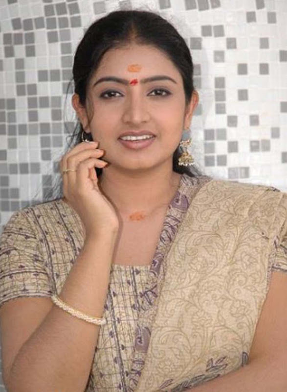 Southindian actress Sujitha hot photogallery unseen pics