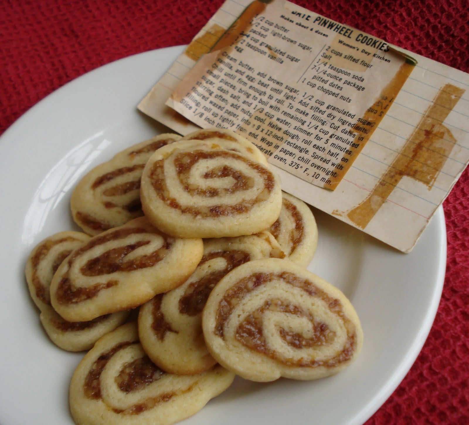 Date pinwheel cookies