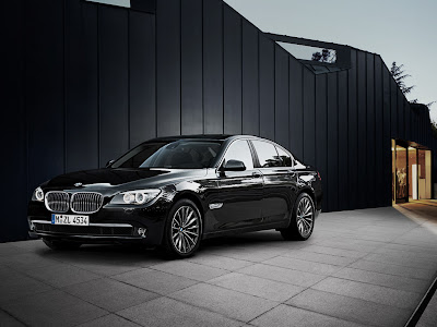 http://2.bp.blogspot.com/_Scz6NFf_zDw/S8uoxynFsFI/AAAAAAAAAUg/NDmMPjJM9Po/s1600/BMW_7series_sedan_12.jpg