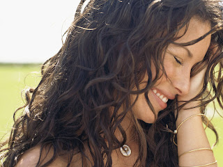 Free non-watermarked Evangeline Lilly wallpapers at fullwalls.blogspot.com