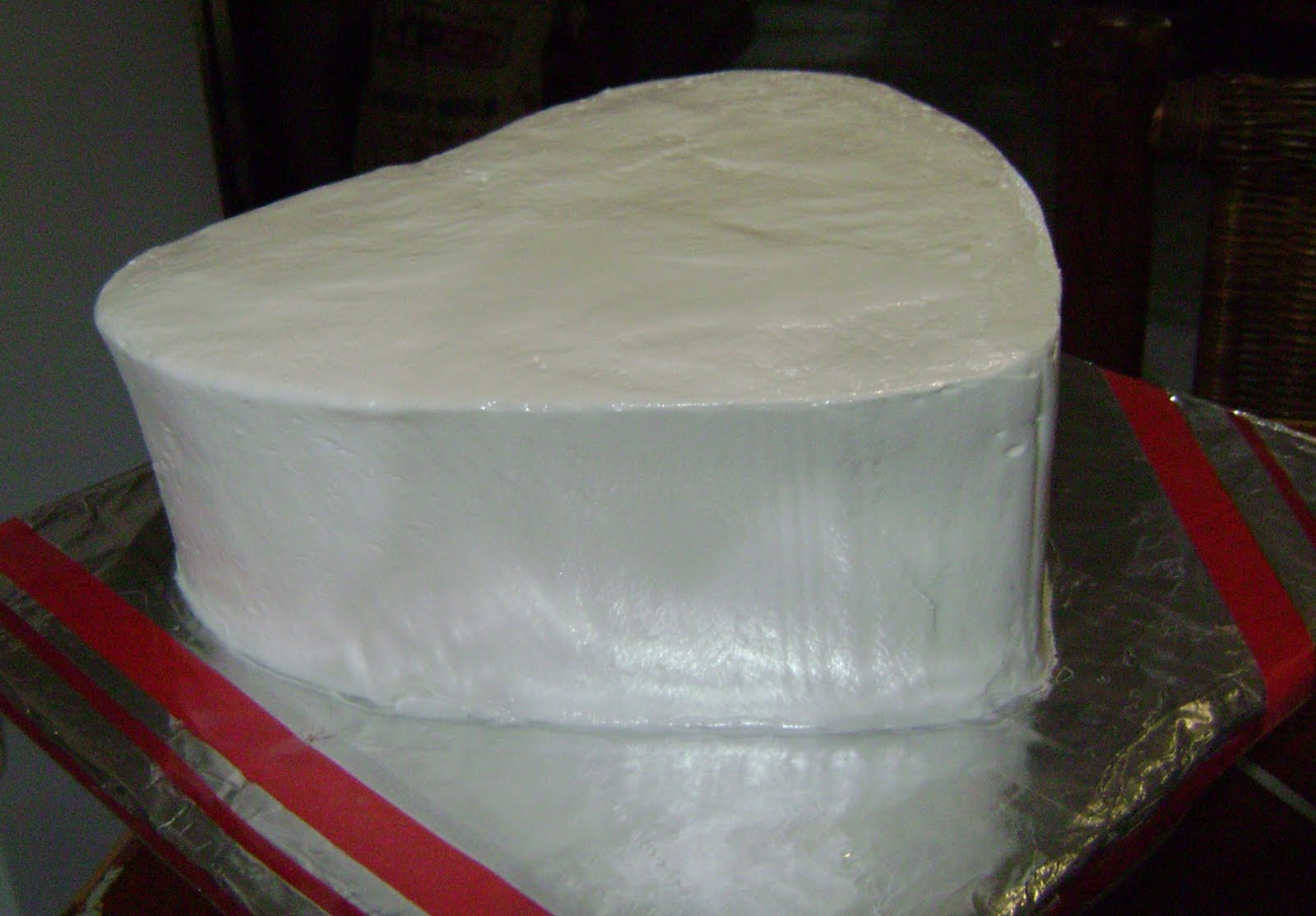 Suspiro, Dominican Frosting or Meringue Mari's Cakes (English)