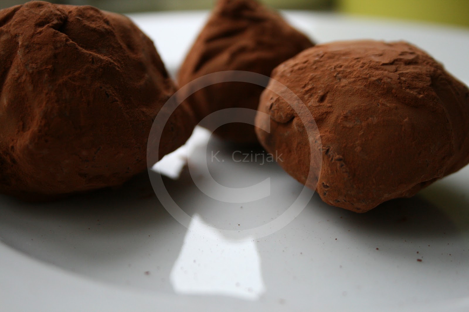 http://2.bp.blogspot.com/_SleoXqH5JAQ/TP5Mve9W9II/AAAAAAAAAFU/gey1EGjqbIQ/s1600/choco+truffels.jpg