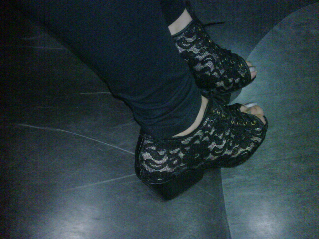 naima shoes