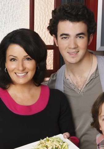 [jonas-mama-4[1].jpg]