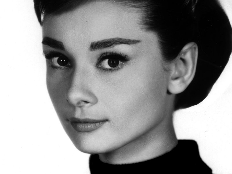 kinopoisk.ru-Audrey-Hepburn-523400--w--800.jpg