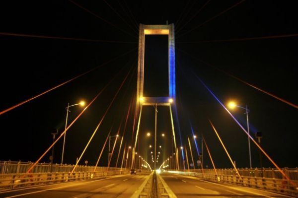 جسر سورامادو في سورابايا Foto+jembatan+suramadu