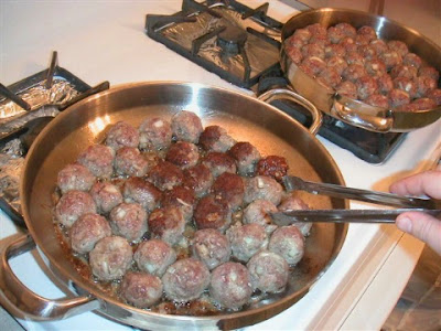 meatballs cooking
