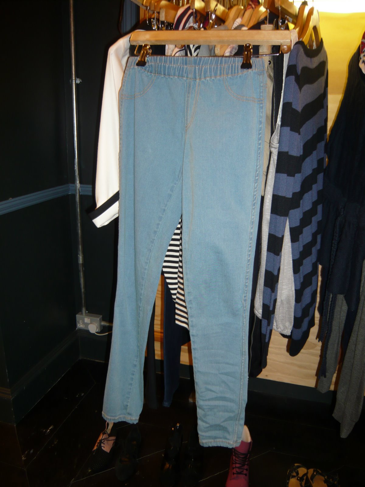 [P1020780+stretch+denim+legging.JPG]