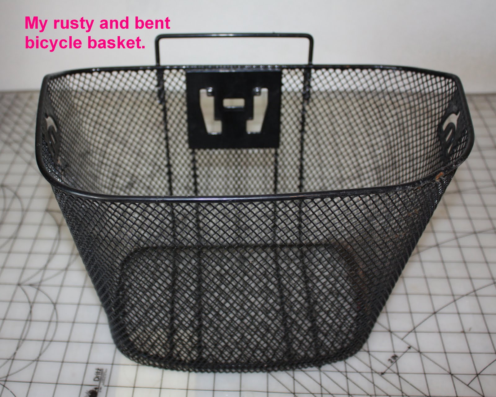 Thimbles, Bobbins, Paper and Ink Bicycle Basket Liner