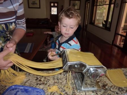 [pasta+making+D.JPG]