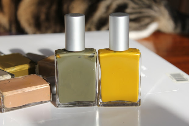 strangebeautiful camo library nail
