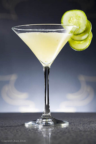 cucumber martini garnishing tips by yummytummy ifood tv cucumber martini garnishing tips by yummytummy ifood tv