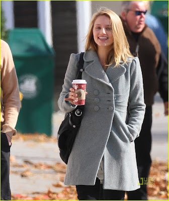 Adam Brody  Dianna Agron: salie...