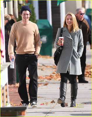 Adam Brody  Dianna Agron: salie...