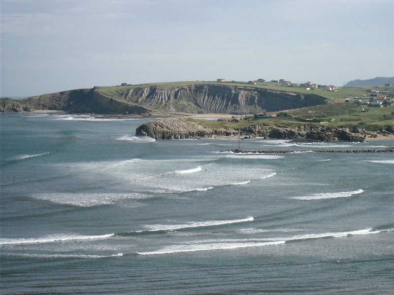 playas y paseos por la costa: PLAYA DE LA CONCHA DE SUANCES