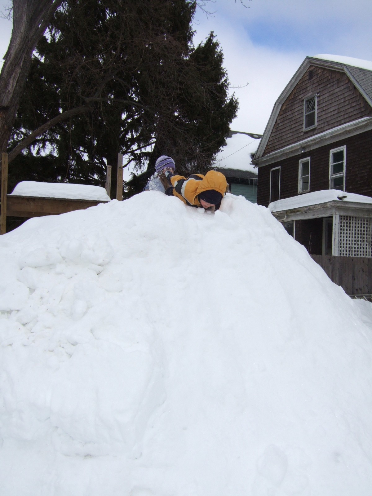 [IglooSliding2.JPG]