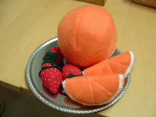 Pieces by Polly: Felt Orange Sections - (Oranges Part 1) - Felt Food  Cook-Along Day 21