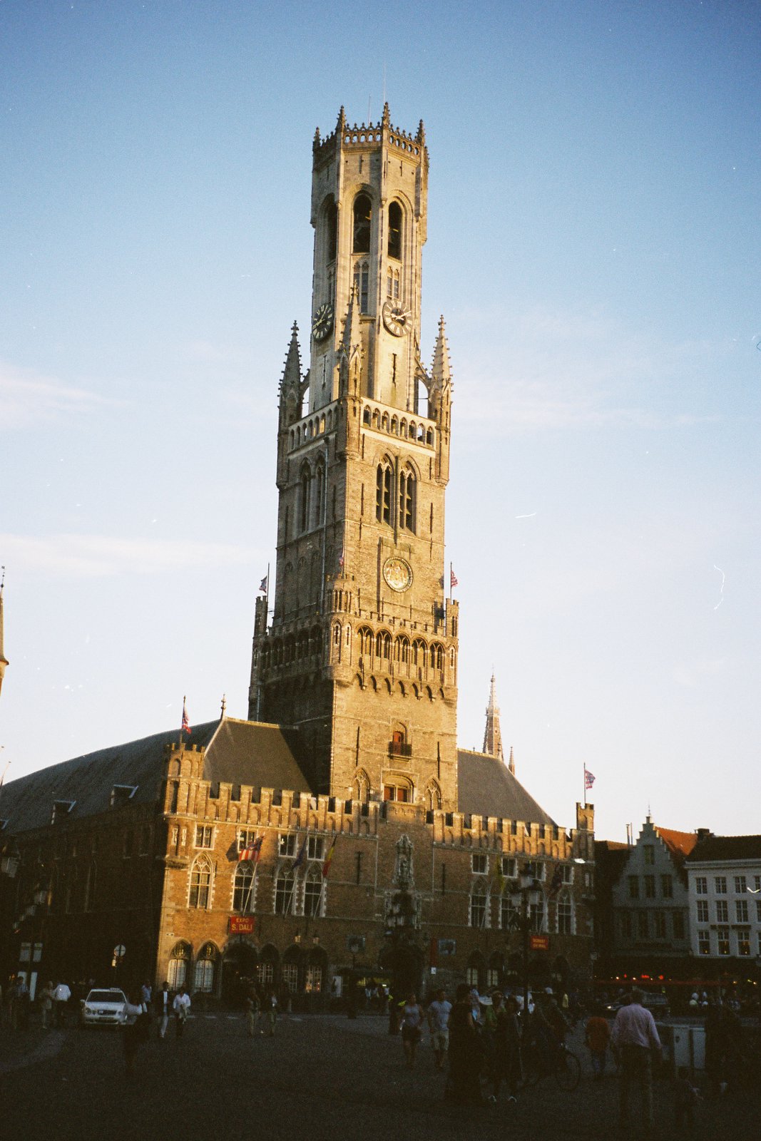[F1000034.JPG]