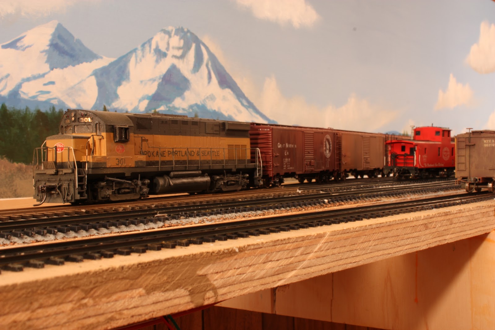 [Image: Redmond+Shelf+237.jpg]