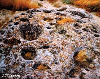 [111_092_cup_marks_gold.jpg]