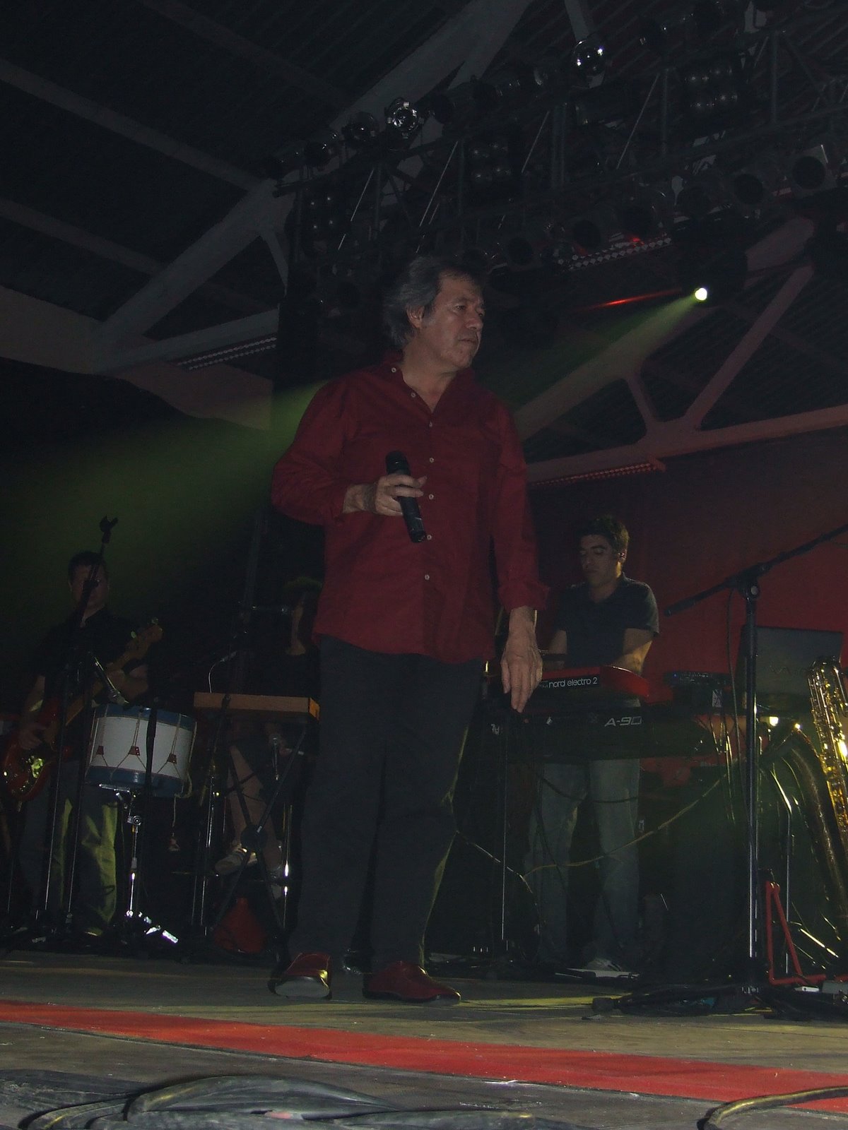 [2005_0102hi5fotos0032.JPG]