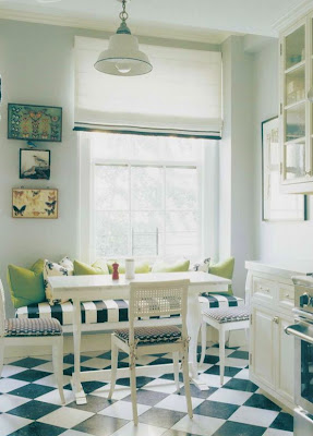 style court: Looking at a House