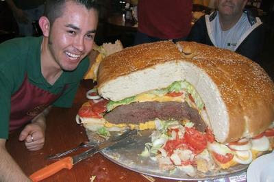 Biggest+Burger+13.jpg