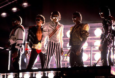 michael_jackson_victory_tour_1984.jpg