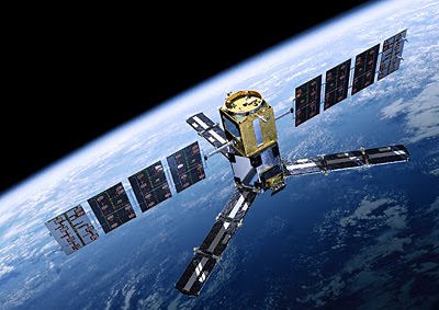 [smos_over_Earth_062009_L.jpg]