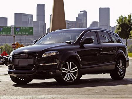 President Santos' limousine led the way with two black Audi Q7's at either