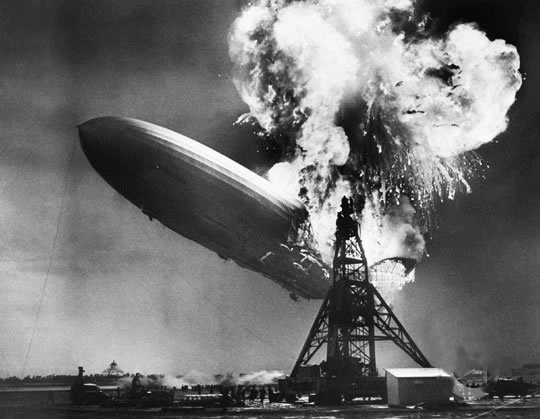 http://2.bp.blogspot.com/_TbkIC-eqFNM/TGxFQXY7qMI/AAAAAAAAGoI/1JTCsfMc2MI/s1600/hindenburg.gif