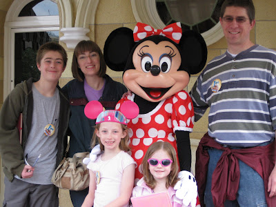 Disneyland - Litsters and Minnie Mouse