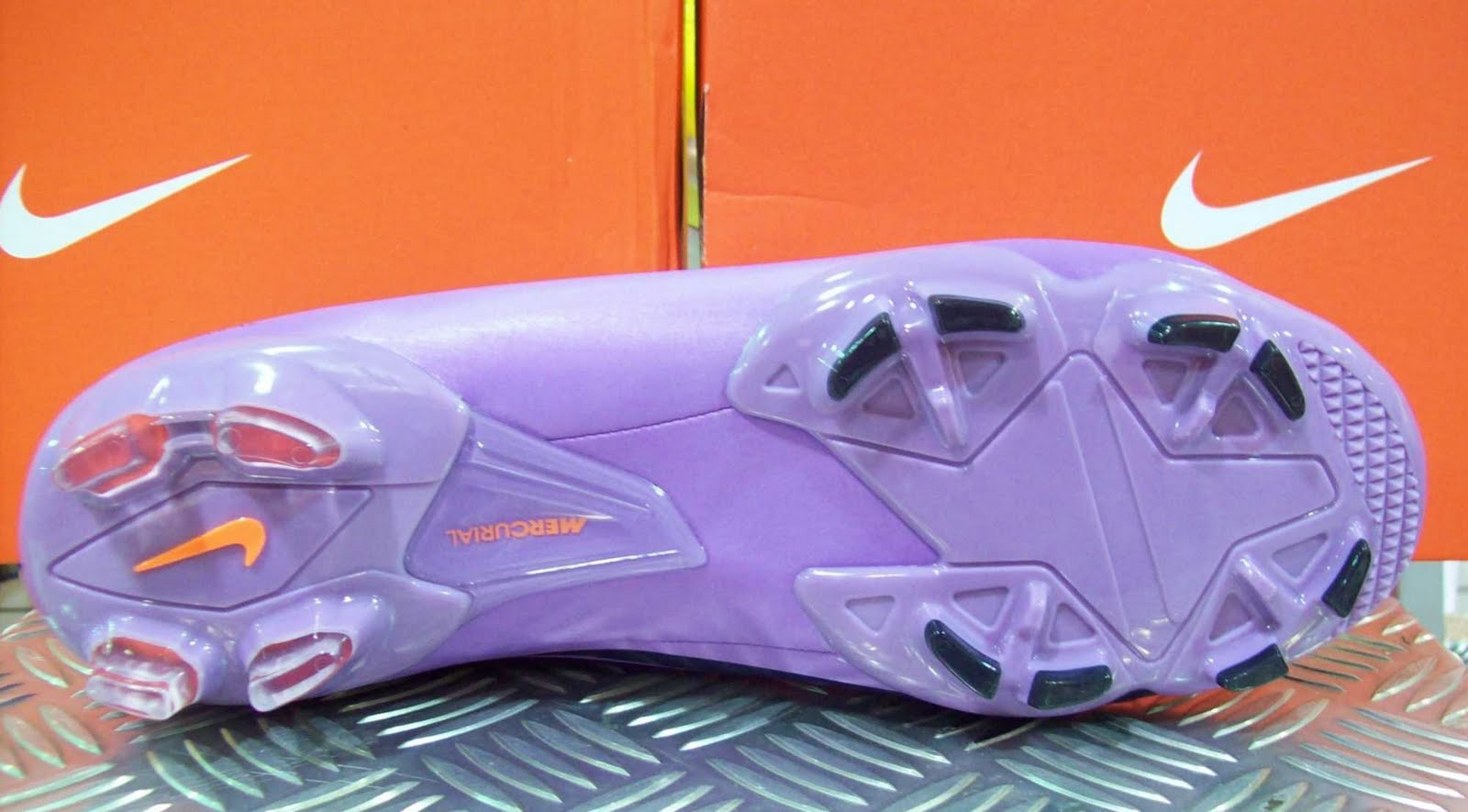 nike mercurial velocity