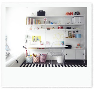 Børneværelse med udsigt blog: langtidsholdbare løsninger = mere for ... Reol med skrivebord