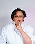 [Enfermera-indicando-silencio-24830.jpg]