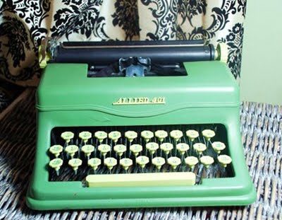 vintage-typewriter.jpg