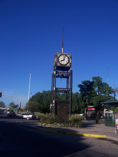 http://2.bp.blogspot.com/_TjWj_YCctjs/ShRq7-KQUlI/AAAAAAAAAaY/uZQXeFGN1eo/s320/Reloj.jpg