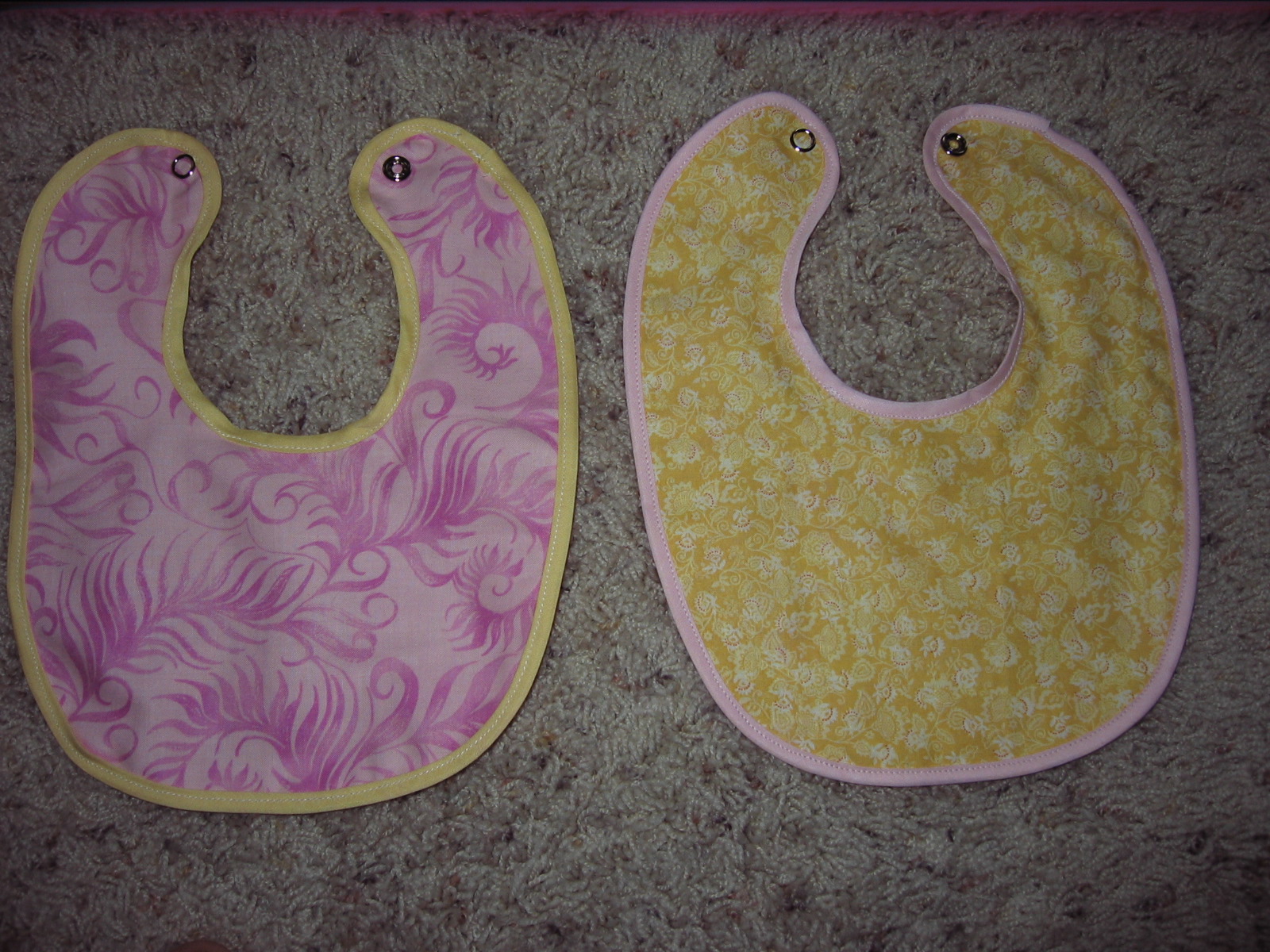 Little Bean Easy Baby Bib Tutorial