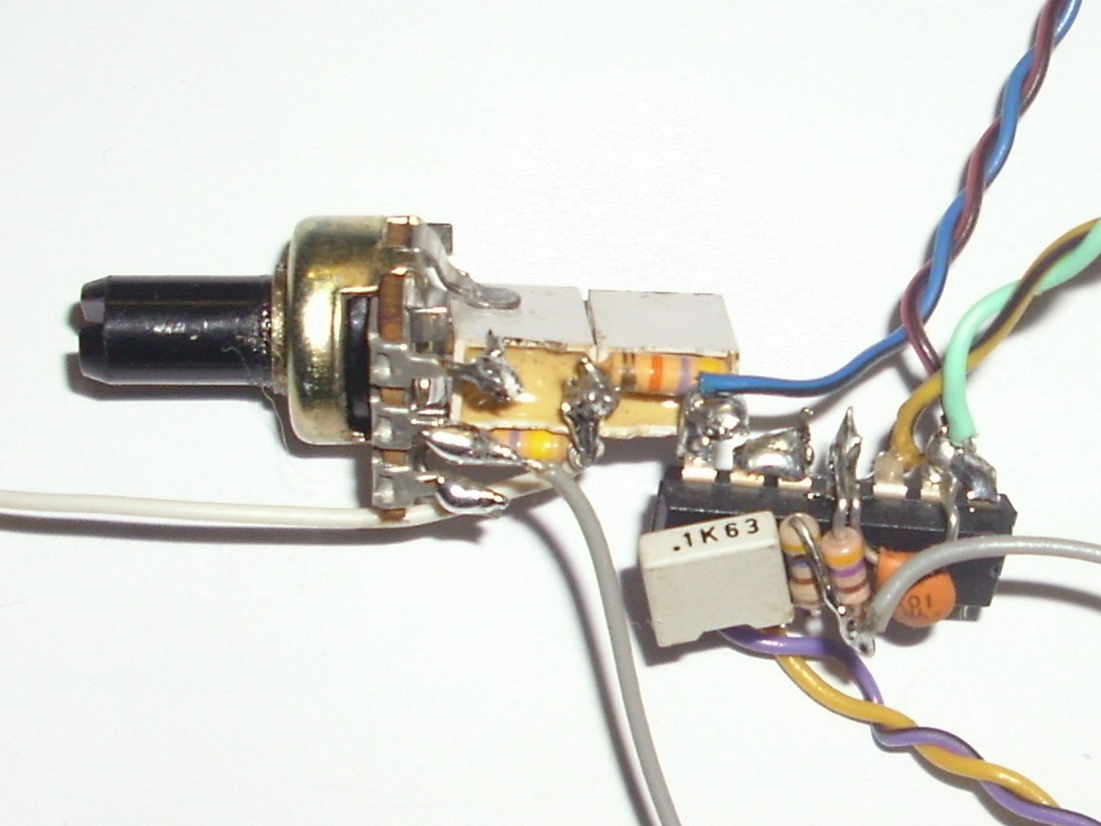 [elec+noise+machine.JPG]
