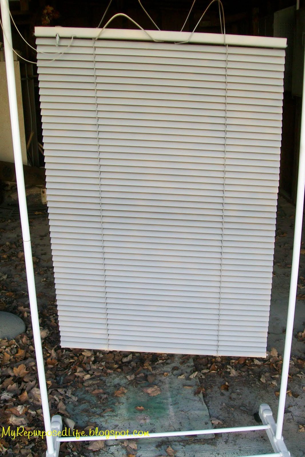 How to paint mini blinds My Repurposed Life™