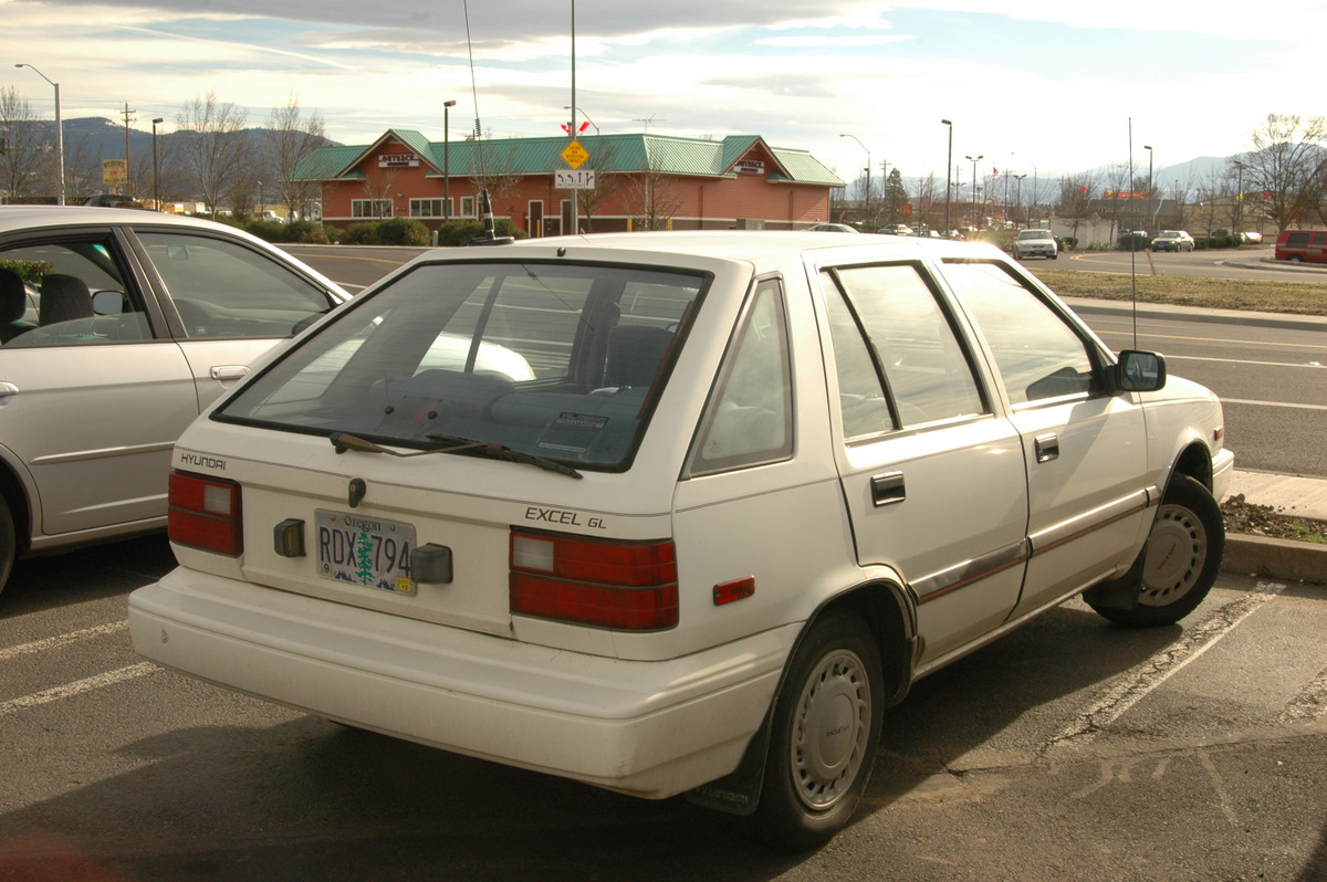 OLD PARKED CARS. 1989 Hyundai Excel GL 5Door Hatchback.