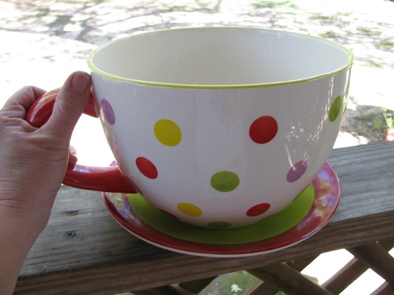 Tammy's Treasure Chest: Giant coffee cup!