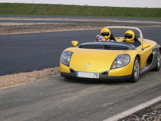 The Renault spider was made during the years 1996 to 1999 only 1726 were