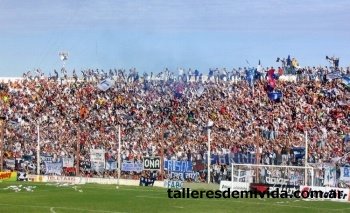 Locales en Alta Cordoba (cancha de Instituto)