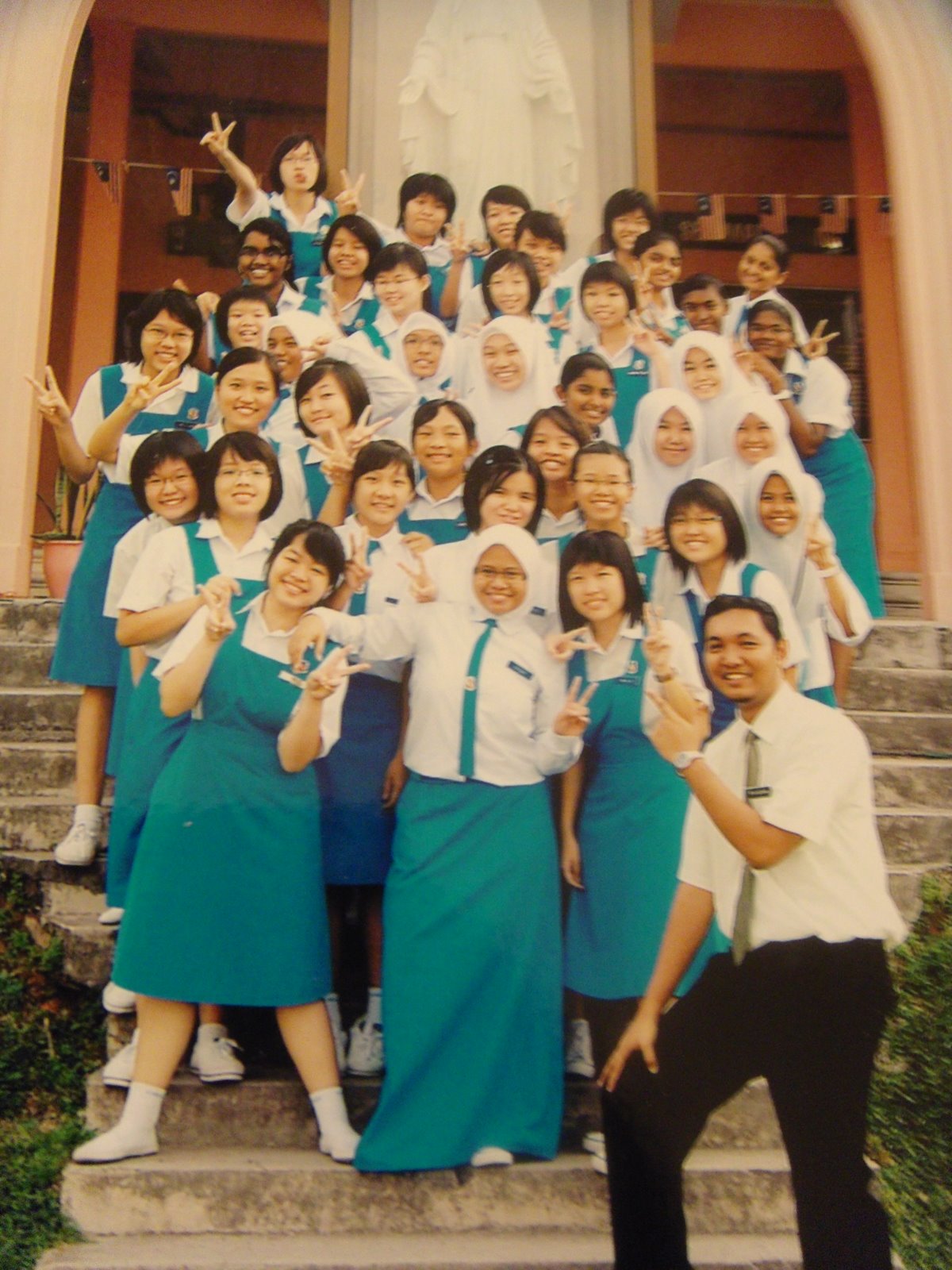 [classpic.JPG]