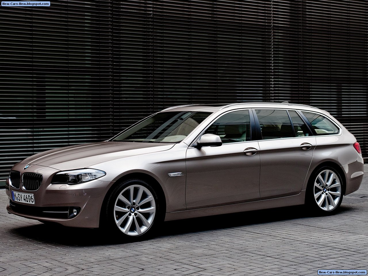 http://2.bp.blogspot.com/_U4w592tUDHM/TCMRGkrG1GI/AAAAAAAADM4/KxAUe_IO3bg/s1600/BMW-5-Series_Touring_2011_1280x960_wallpaper_01.jpg
