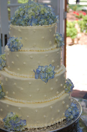 blue and white 3 tiered wedding cakes