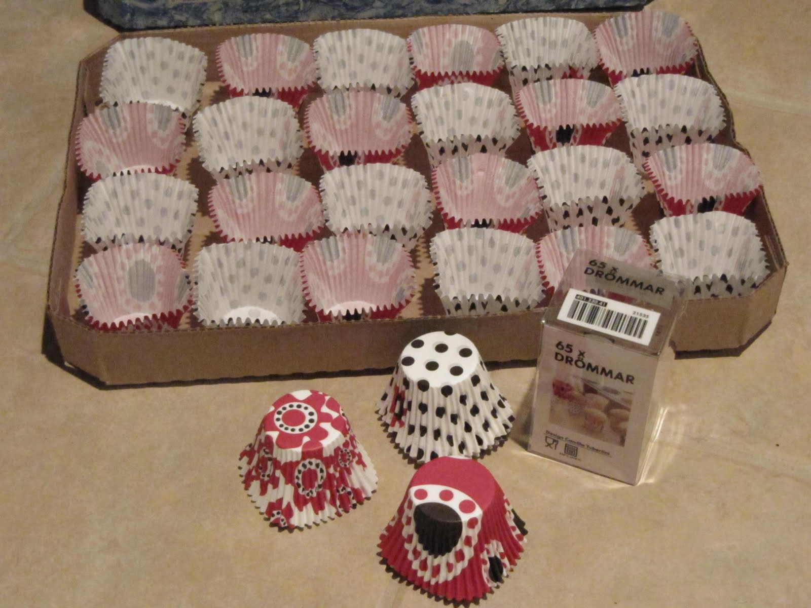 Sew Many Ways... Recycled Cupcake Carrier...